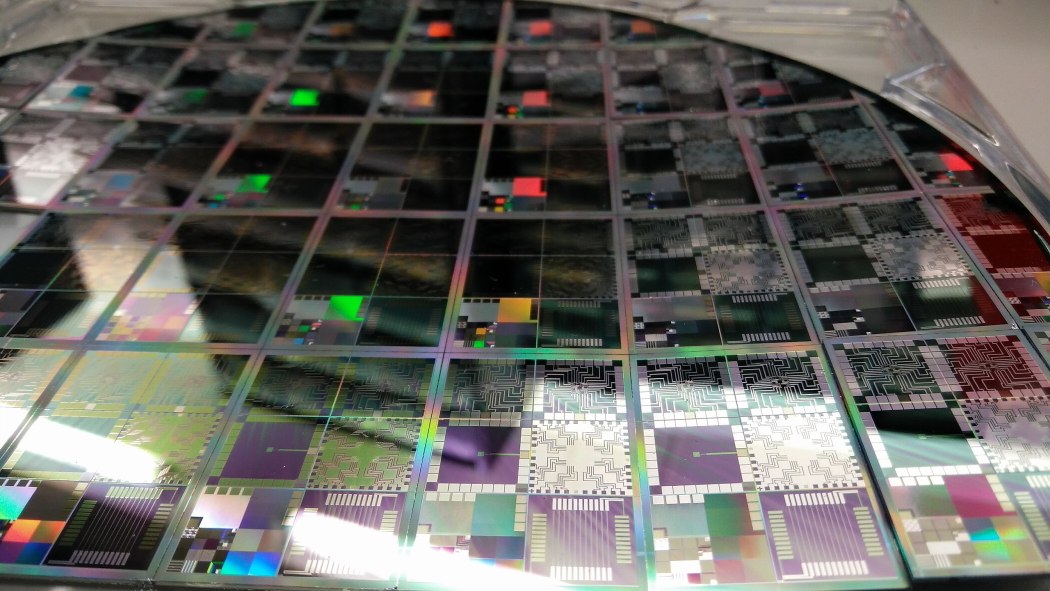 A silicon wafer used to make microchips. Photo: Wikicommons.