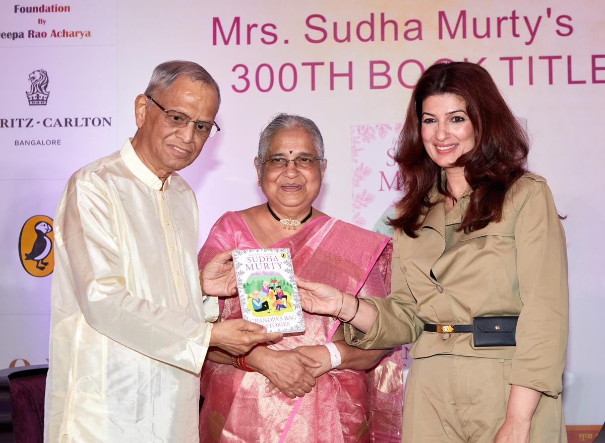 Narayana and Sudha Murthy with actor Twinkle Khanna 