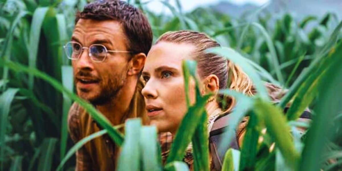 Jonathan Bailey as Dr. Henry Loomis (L) and Scarlett Johansson as Zora Bennett (R) in 'Jurassic World Rebirth'