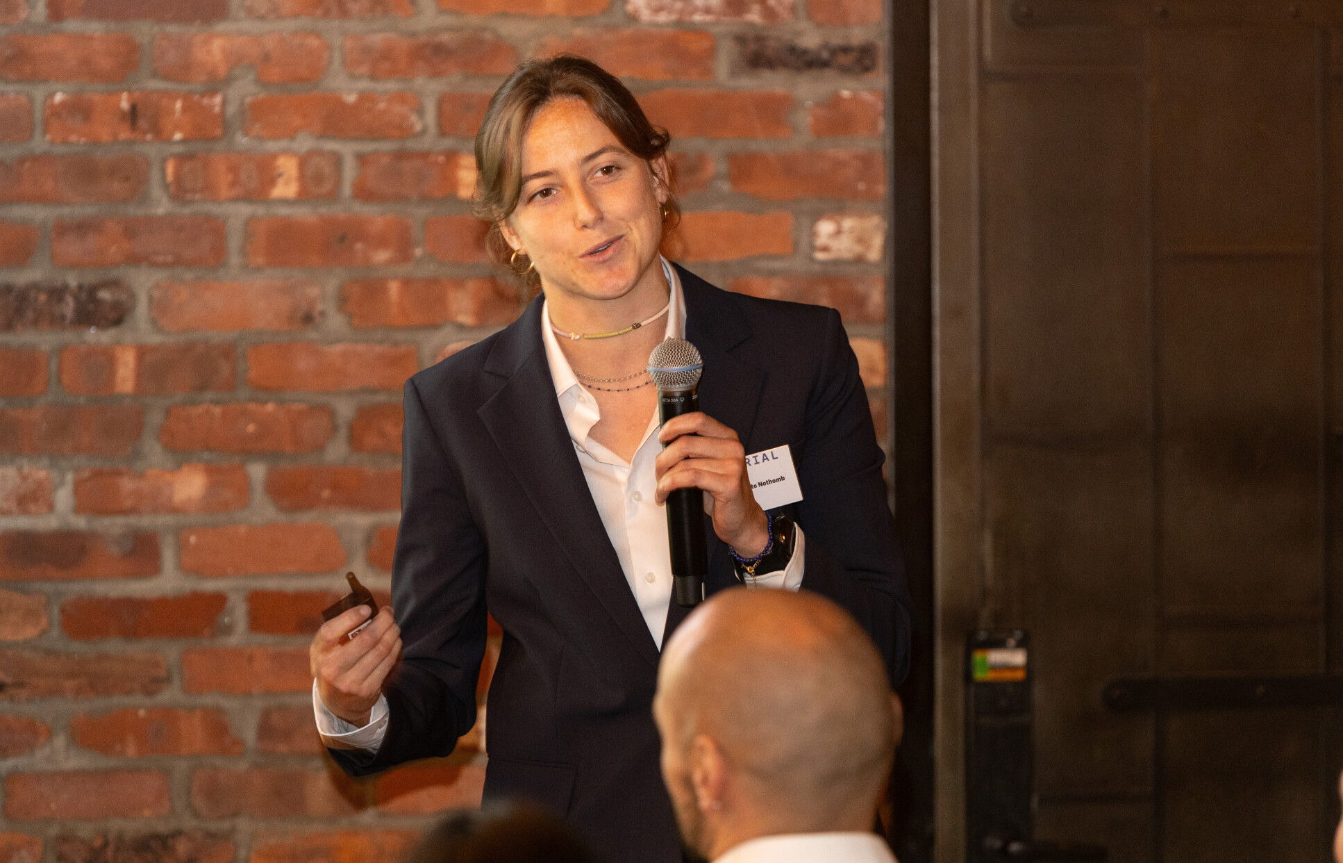 Antoinette Nothomb from Cyanoskin presenting at the startup showcase.