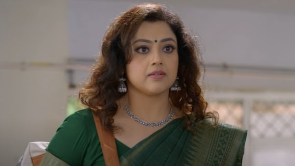 Meena in Aanandhapuram Diaries