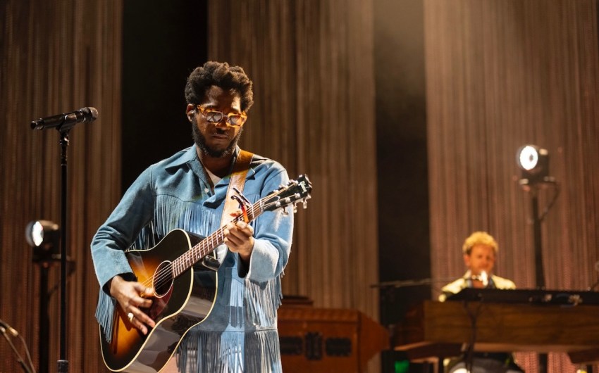 Review | An Entrancing Evening with Leon Bridges at the Santa Barbara Bowl