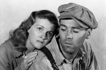 Dorris Bowdon and Henry Fonda, pictured in the film adaptation of 'The Grapes of Wrath' (1940). 