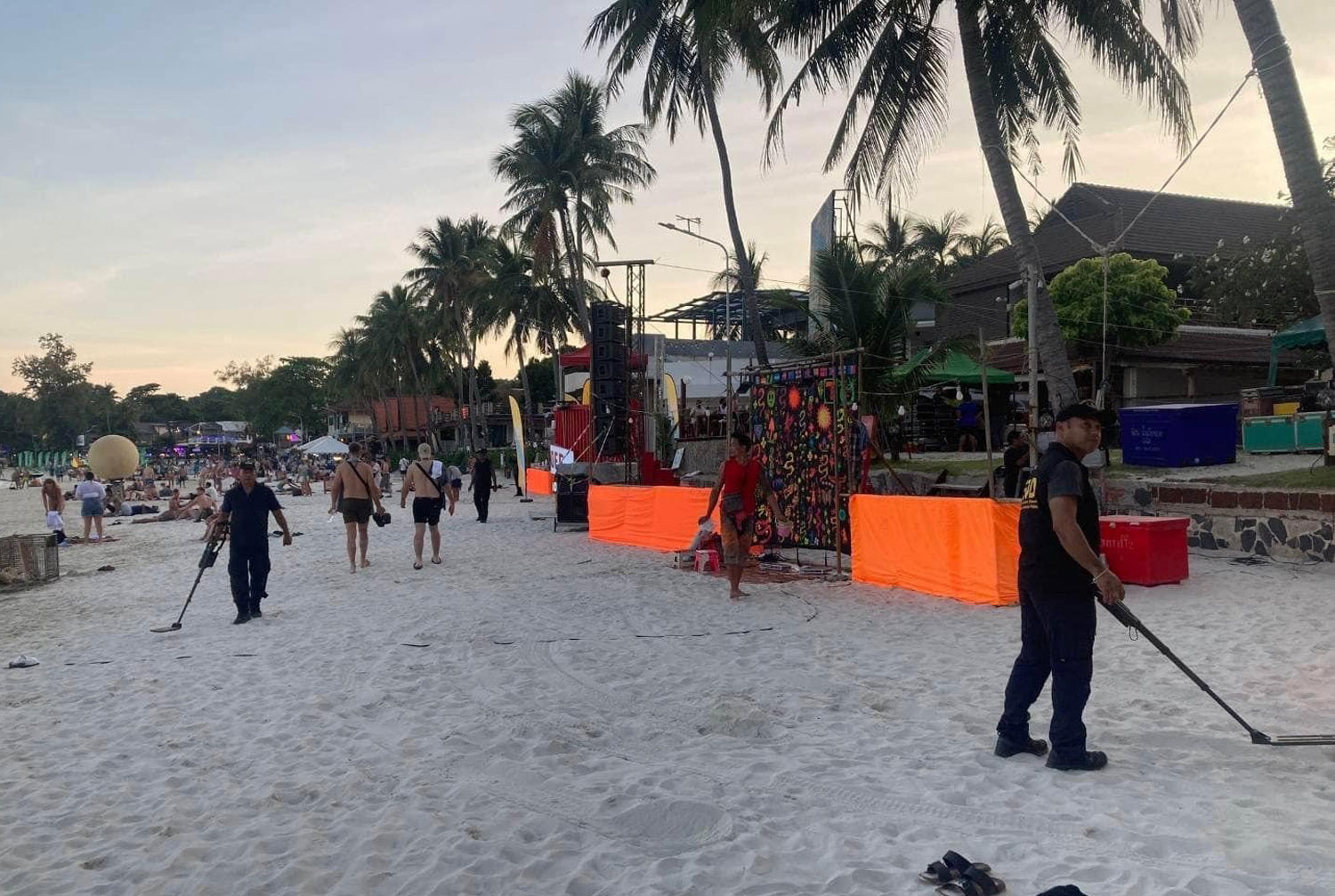 Haad Rin beach, the venue of the Full Moon Party. (Photo: Supapong Chaolan)