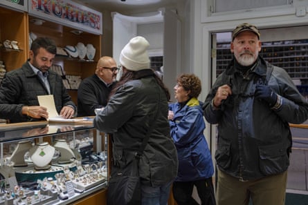 Diamond stores catering to cruise passengers have become a fixture in central Juneau