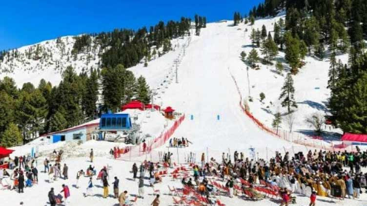 First snowfall in Malam Jabba: tourists flock to enjoy scenic views