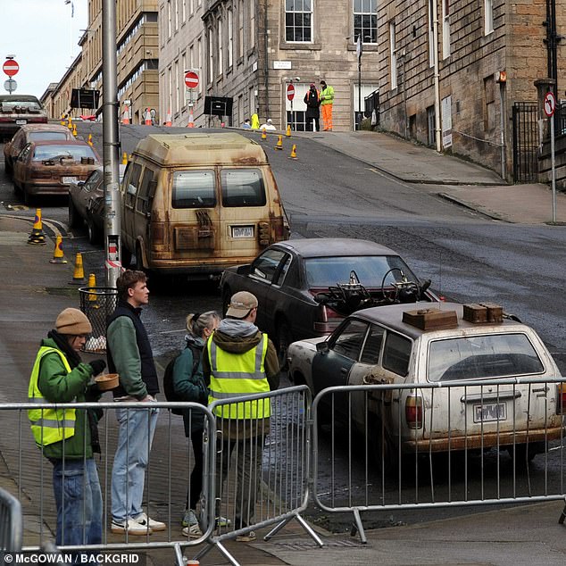 The film takes place in a dystopian future where a TV show follows criminal 'runners' escaping professional killers