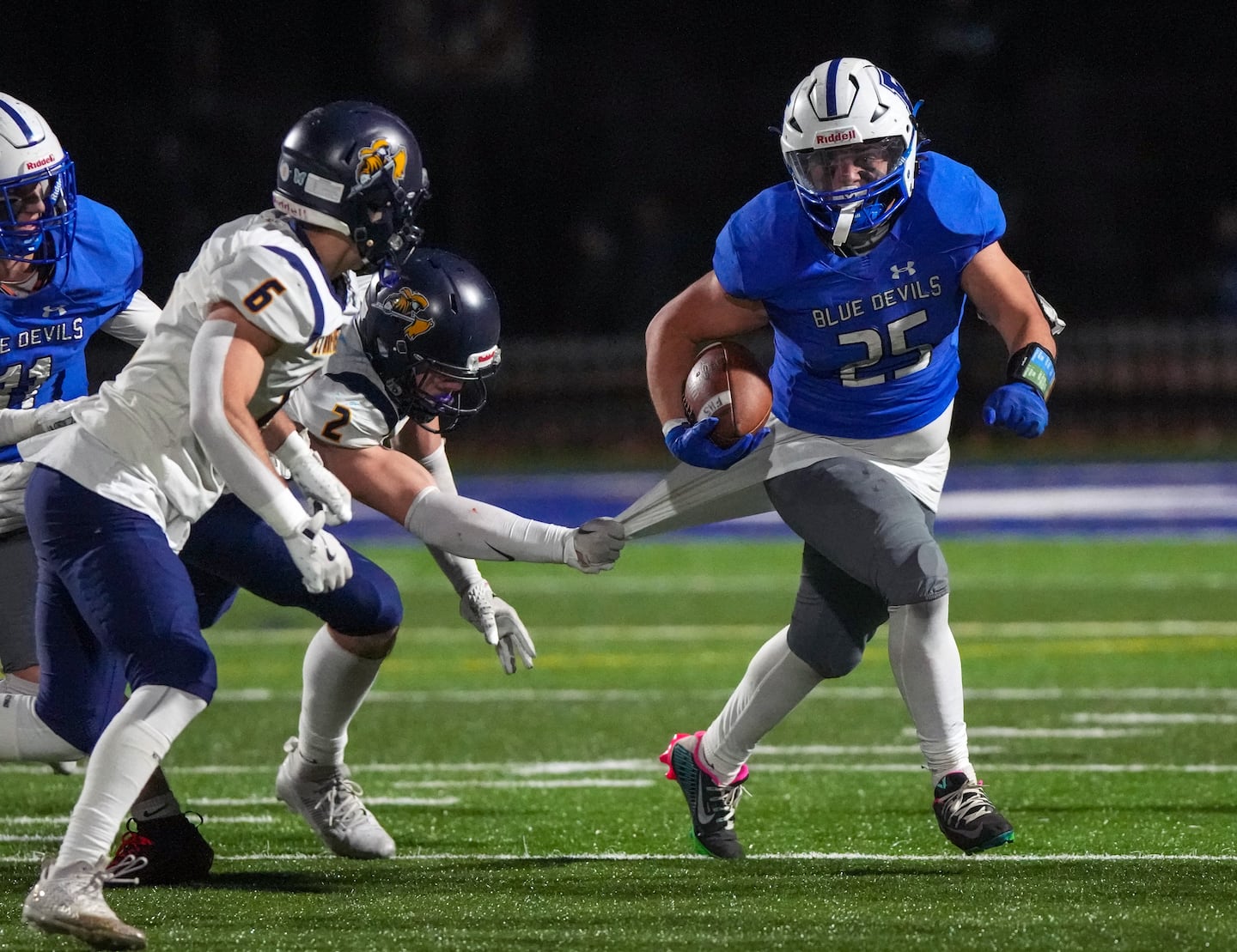 Fairhaven, MA - 11/15/2024  -  16SCHFAIRHAVEN -- (2nd Half)  Fairhaven’s Justin Marques (25) breaks free for a first down run.   Lynnfield at Fairhaven in a Division 6 football quarterfinal.   (Photo by:  Barry Chin/Globe Staff), Section:  Sports, Reporter:  Tyler Amaral.