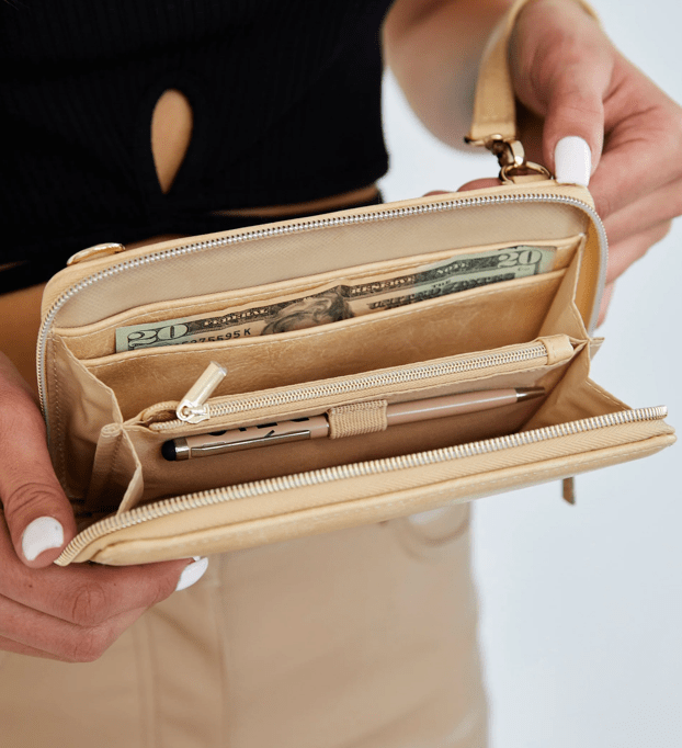 Beis Travel Wallet