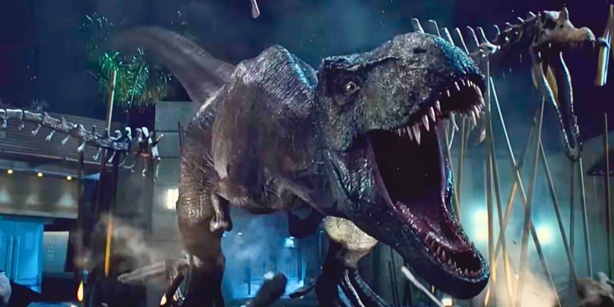 The T-Rex smashing through the Spinosaurus skeleton in 'Jurassic World'