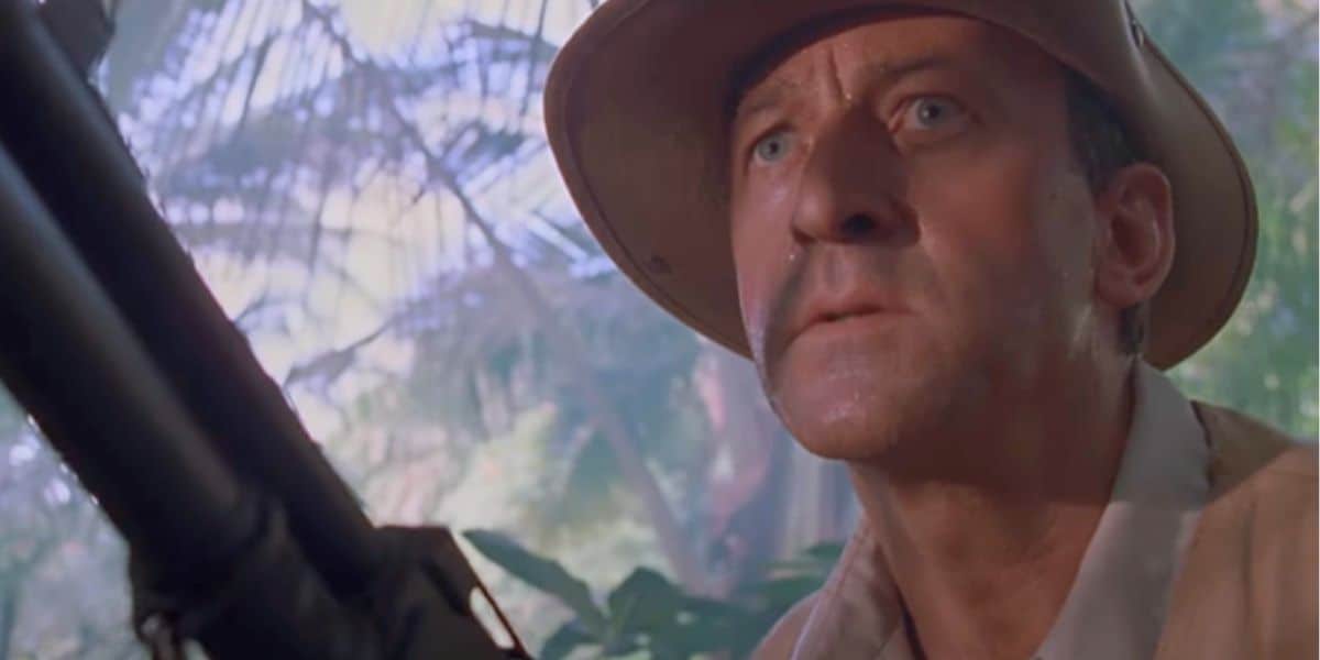 Robert Muldoon (Bob Peck) hunting the raptors in 'Jurassic Park' (1993)