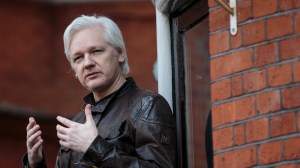 LONDON, ENGLAND - MAY 19: Julian Assange speaks to the media from the balcony of the Embassy Of Ecuador on May 19, 2017 in London, England.  Julian Assange, founder of the Wikileaks website that published US Government secrets, has been wanted in Sweden on charges of rape since 2012.  He sought asylum in the Ecuadorian Embassy in London and today police have said he will still face arrest if he leaves. (Photo by Jack Taylor/Getty Images)