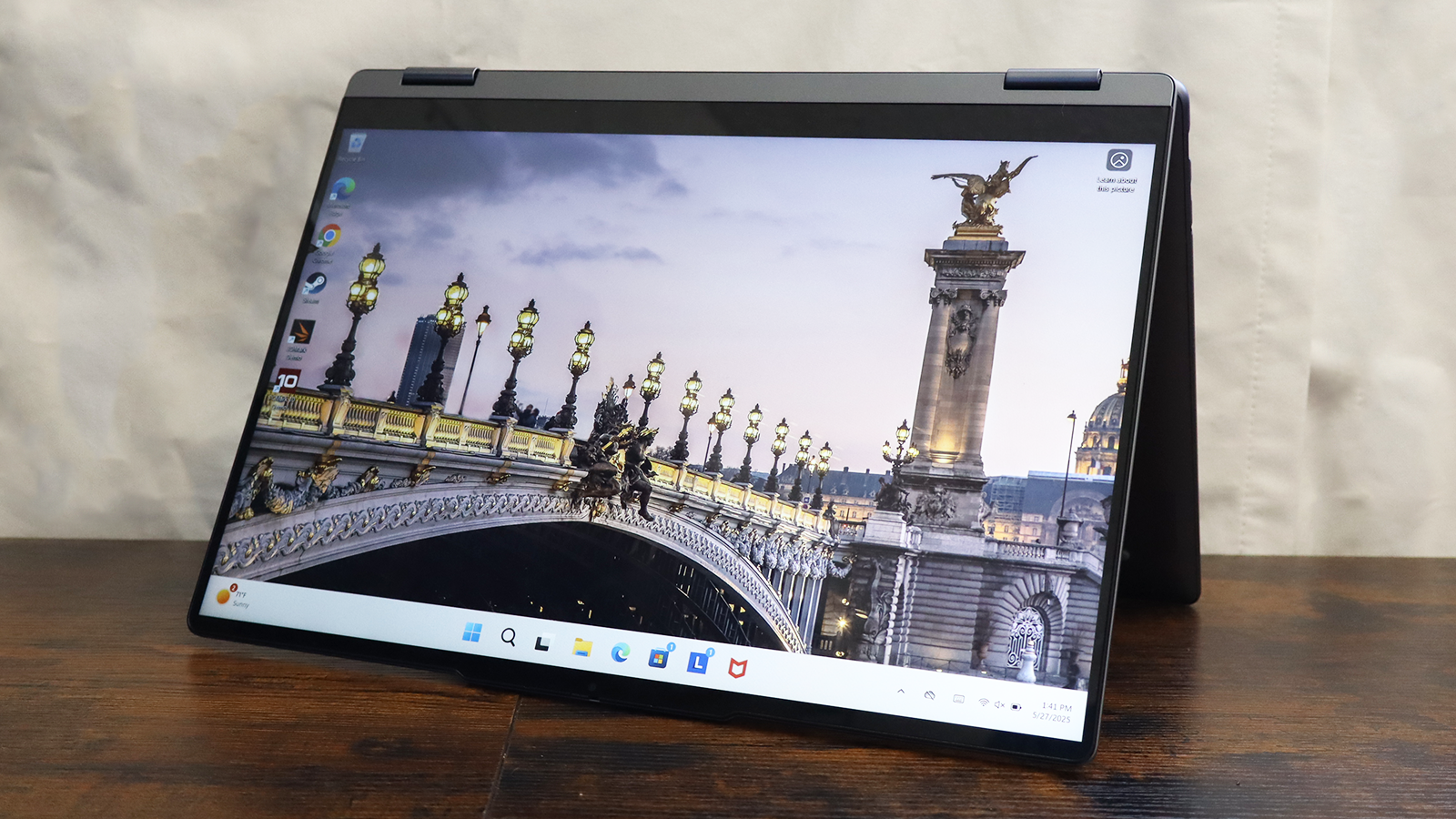 lenovo-yoga-7i-2-in-1-16-laptop-image-3.png
