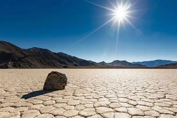 0_Lone-Sailing-rock-at-Racetrack-Playa.jpg