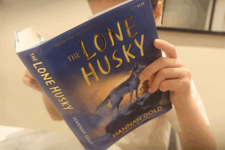 Best-kids-Christmas-books-IndyBest-review-The-Lone-Husky-by-Hannah-Gold-published-by-Harper-Collins.png