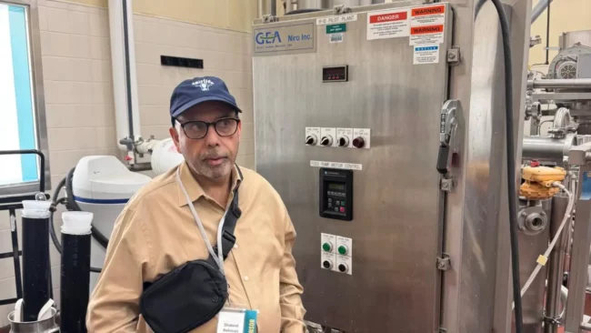Dr-Shakeel-ur-Rehman-at-a-dairy-facilities-in-US.webp