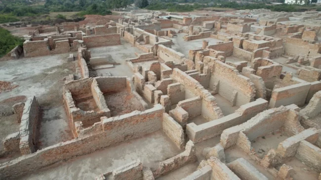 ancient-ruins-mohenjo-daro-indus-valley-civilization.webp