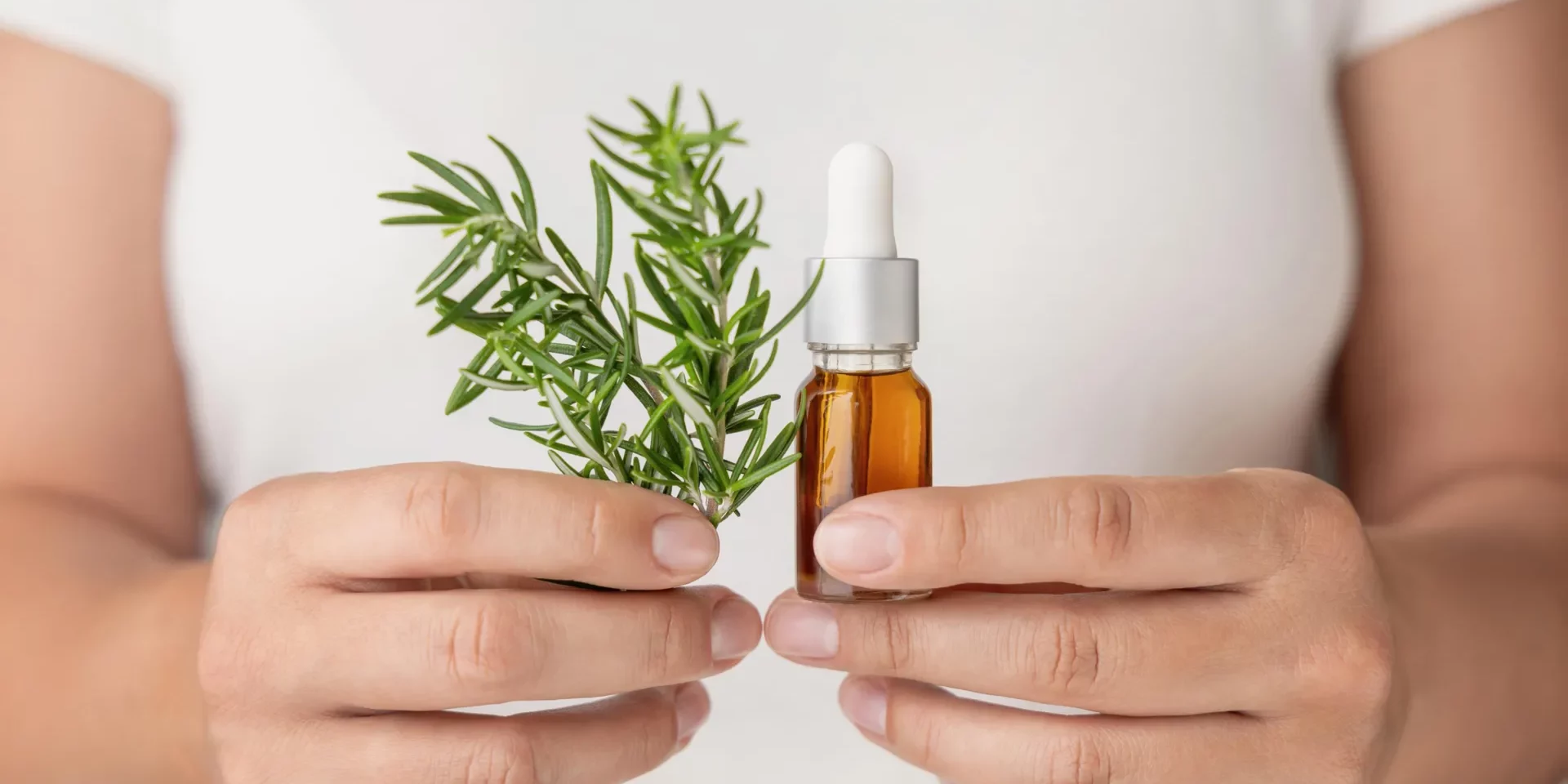 beauty-rosemary-essential-oil.webp