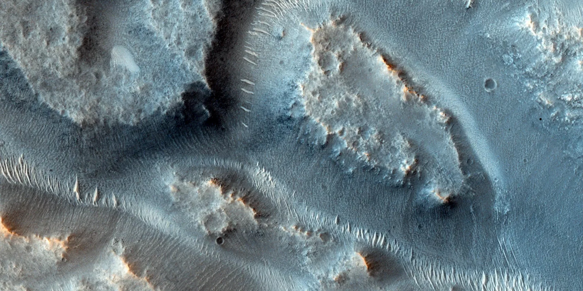idaeus-fossae-on-mars.webp