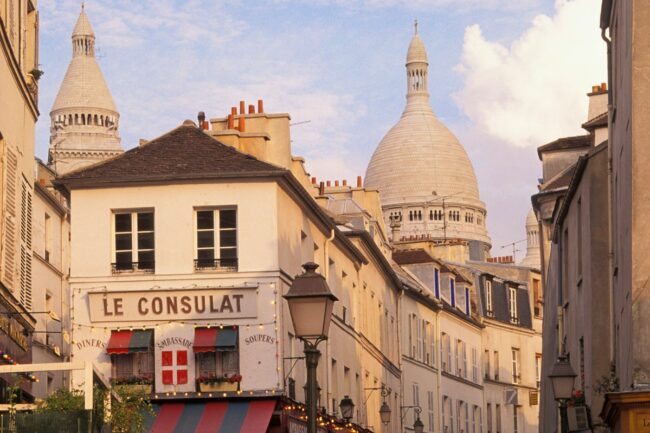 0_France-Paris-Montmartre-street-scene.jpg