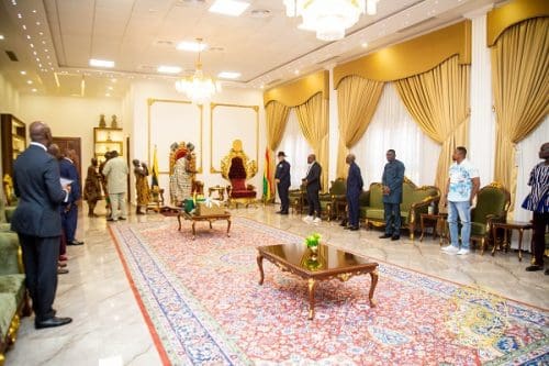Asantehene-holds-private-meeting-with-leading-Ghanaian-business-leaders-scaled.jpg