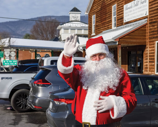 Biz-Santa-welcomes-shoppers-to-downtown-Crozet-Malcolm-Andrews.jpg