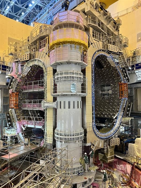 The 3rd #vacuumvessel Sector Module Has ‘landed’ In The #tokamak Pit