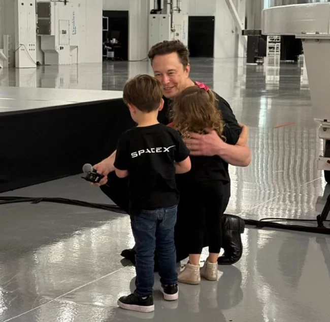 musk-twins.jpg