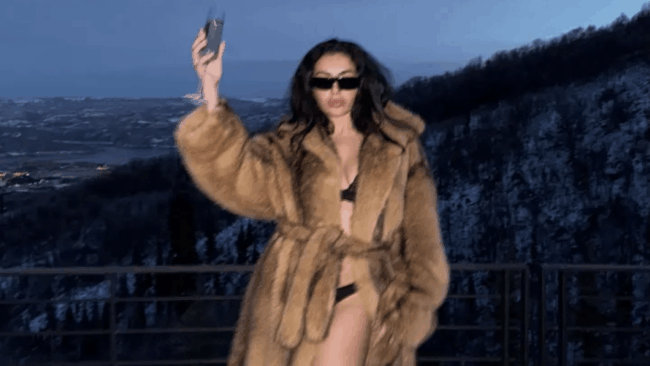 resizeplus_charli-xcx-heats-mountains-nothing-1054462638.webp.webp