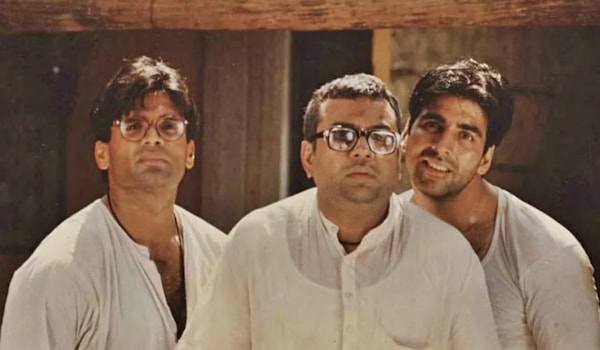 suniel-shetty-paresh-rawal-and-akshay-kumar-in-hera-pheri-1747388826.jpg