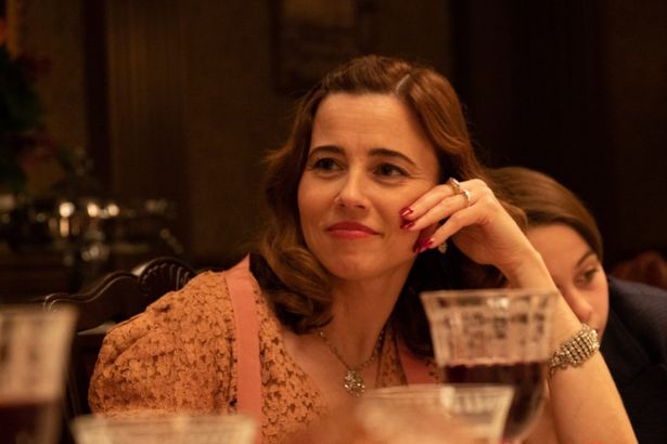 Linda Cardellini in Capone