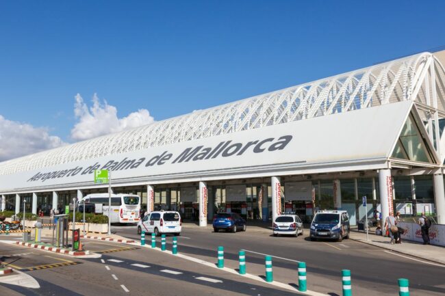 2_Palma-de-Mallorca-PMI-Airport-Terminal-in-Spain.jpg