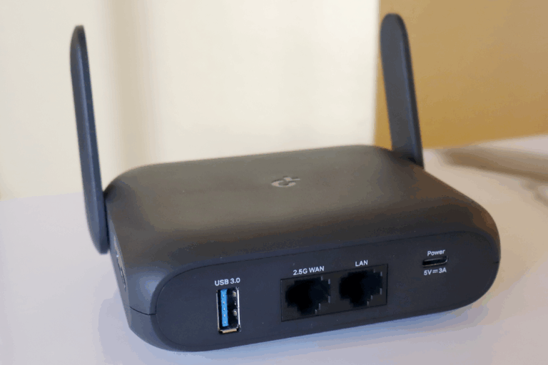 tp-link-roam-7-mobile-router-image-1.png