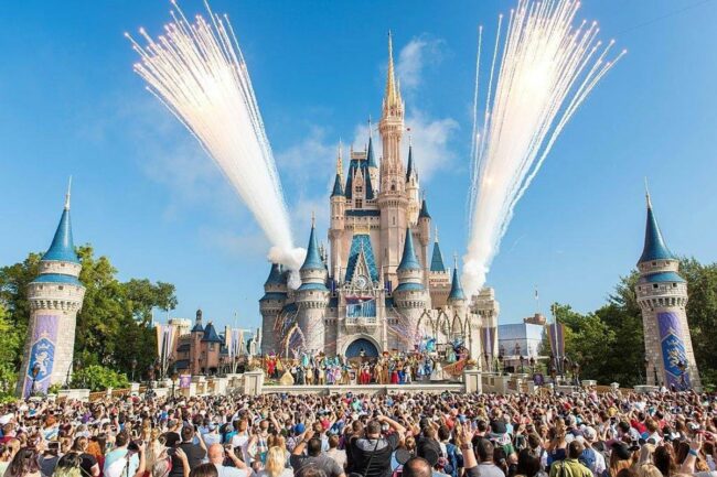 0_Walt-Disney-World-Resort-Celebrates-45th-Anniversary-to-Colorful-Fanfare.jpg