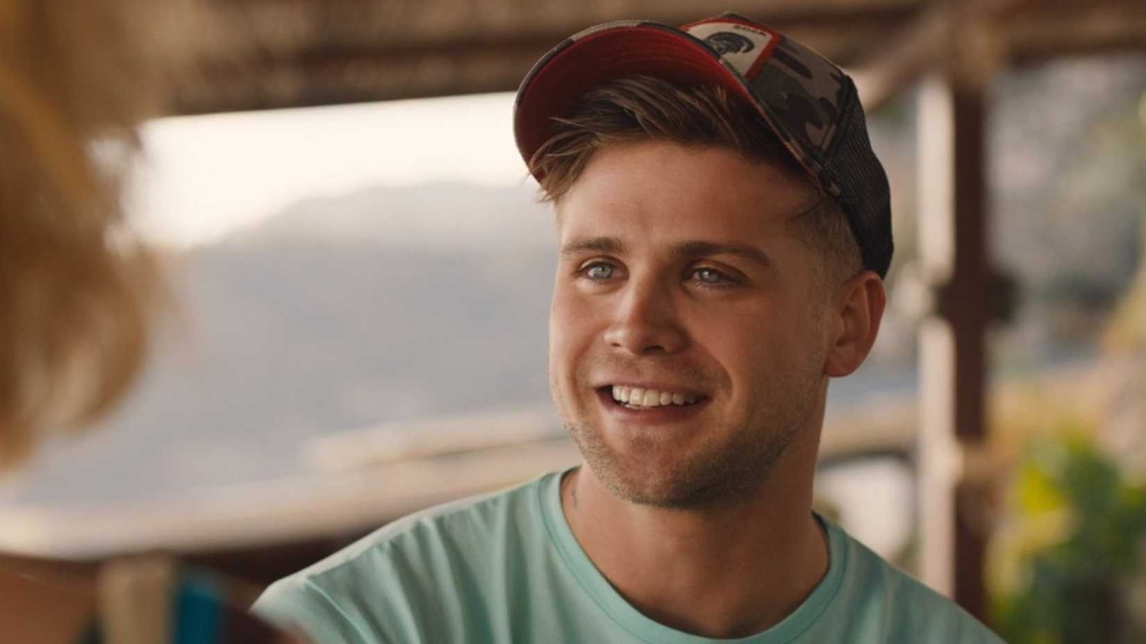 Leo Woodall in The White Lotus