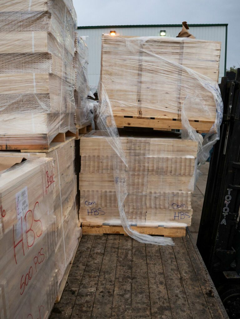08DC-Canada-Tariffs-01-htmb-videoSixteenByNine3000.jpg