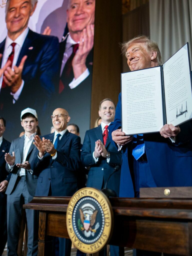 29dc-trump-tech1-jqmw-videoSixteenByNine3000.jpg