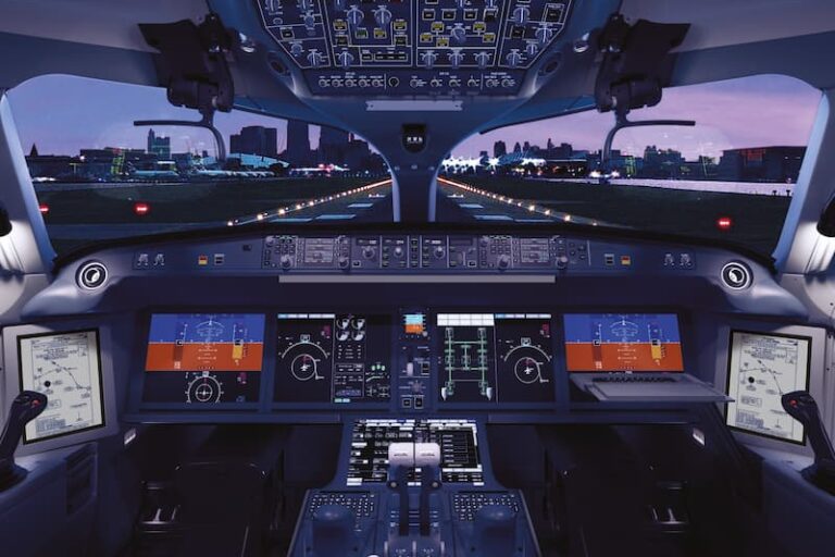 ACJ%20TwoTwentyCockpitAirbus.jpg