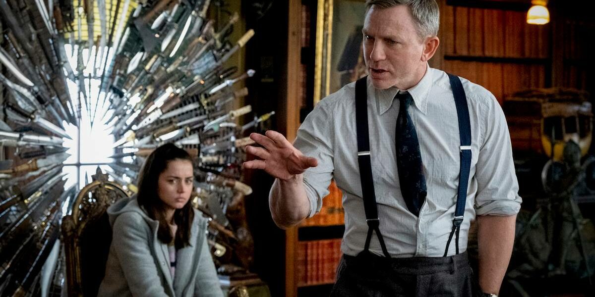 Knives-Out-Daniel-Craig-.jpeg