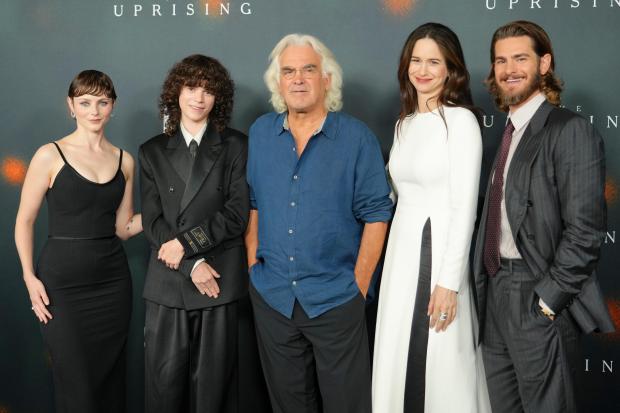 Thomasin McKenzie, from left, Woody Norman, Paul Greengrass, Katherine Waterston...